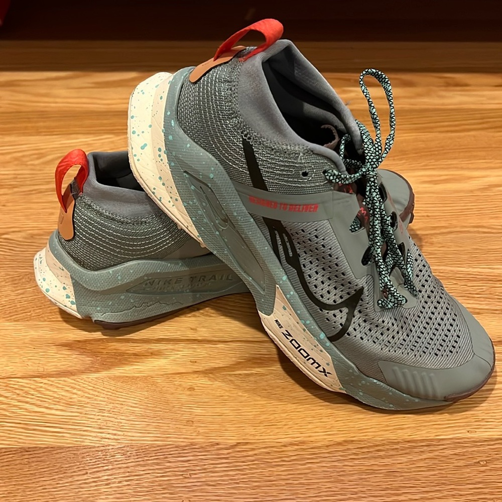 NIKE Zegama women’s 8